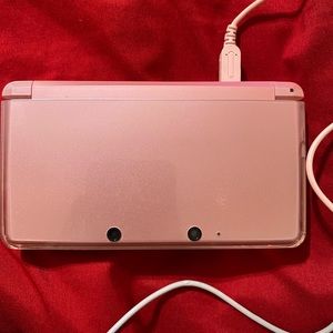 Pink Nintendo 3DS